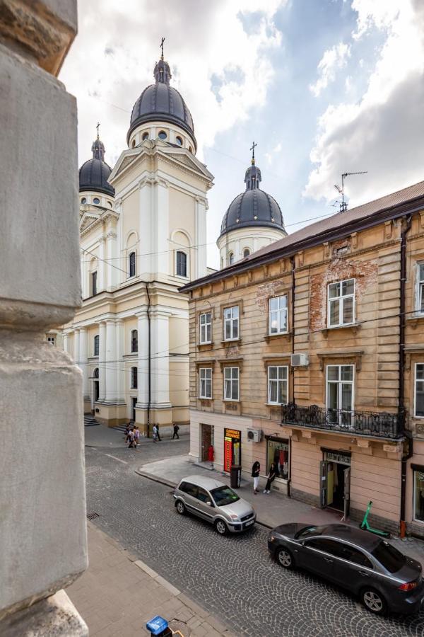 Three Bedroom On Rynok Square